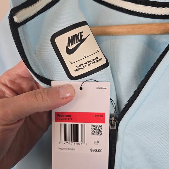 Nike Sportswear Tech Fleece Womens Size L Oversized Short-Sleeve Cropped Top - Picture 2 of 4